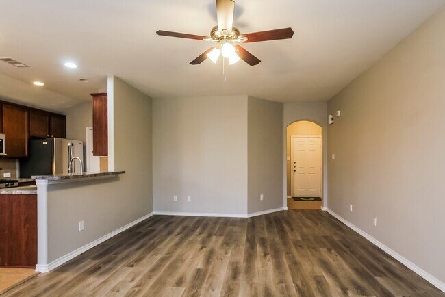 Foto del edificio - 801 Lovebug Ln