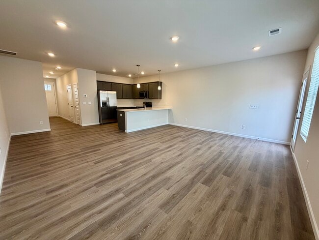 Building Photo - 2529 Ruby Dixon Xing Dr