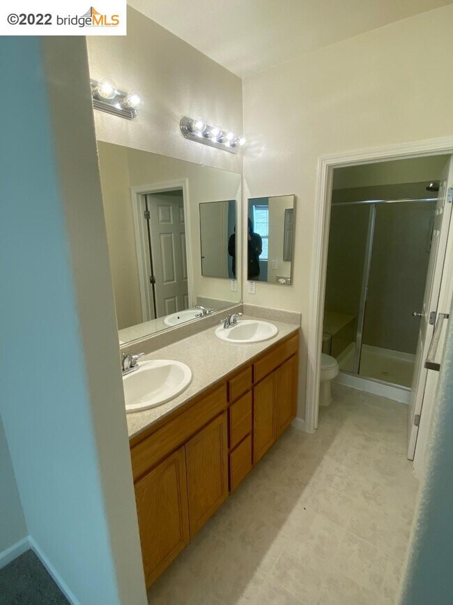 Foto del edificio - 1430 Summer Ln
