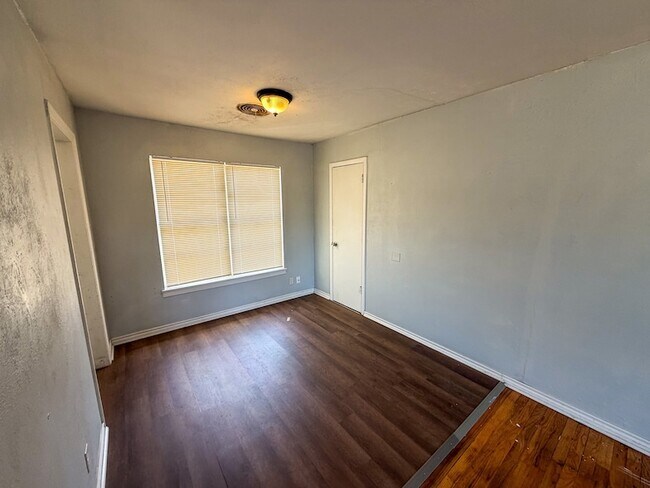 Building Photo - 32 Twining Dr