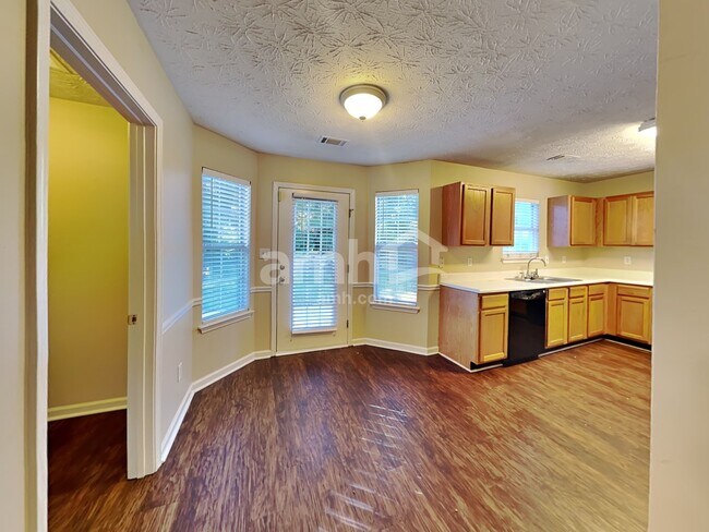 Building Photo - 1215 Wilkes Crest Dr