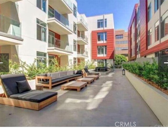 Building Photo - 133 S Los Robles Ave