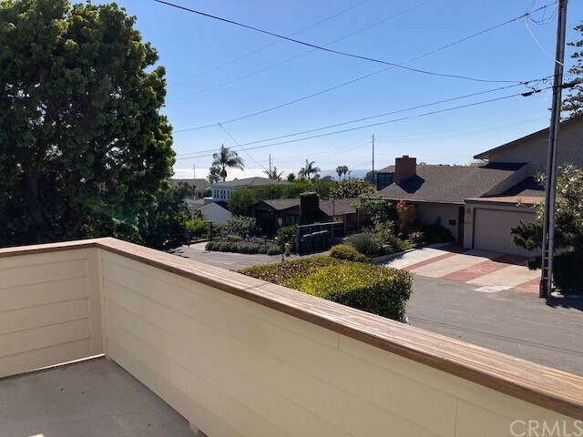 Building Photo - 661 Seaview St