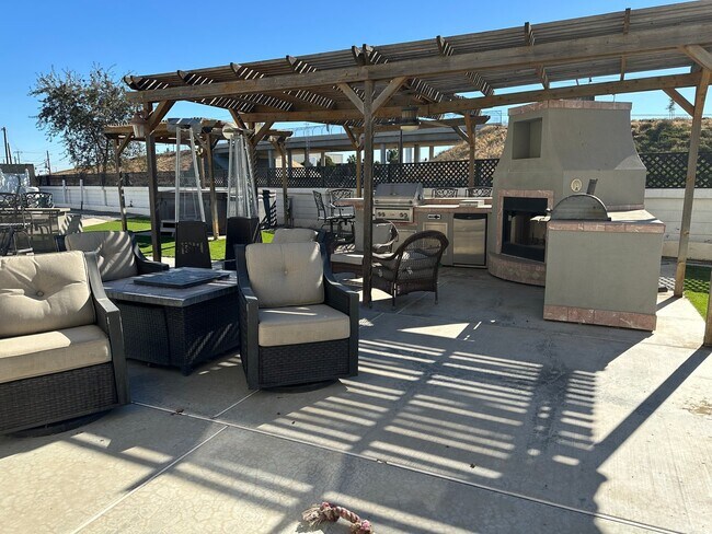 Building Photo - 14825 Harbor Ct
