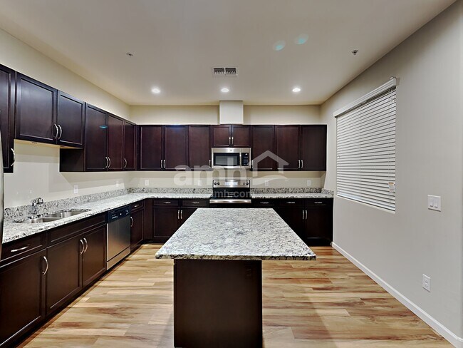 Foto del edificio - 20695 W Point Ridge Rd