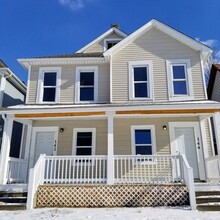 Building Photo - 142-144-144 W Park Ave