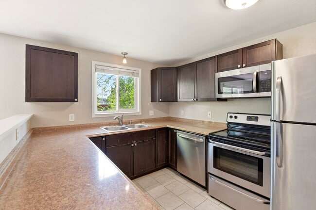 $2,120.95 with $300 off the first month's rent, 2 Beds - 2 Bath, Duplex in Lakewood with Cozy Car... - $2,120.95 with $300 off the first month's rent, 2 Beds - 2 Bath, Duplex in Lakewood with Cozy Car... Apartment