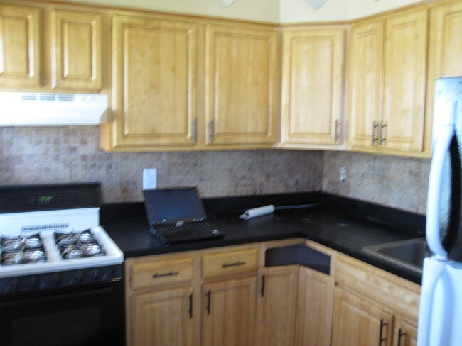 Building Photo - 329 Viviney St