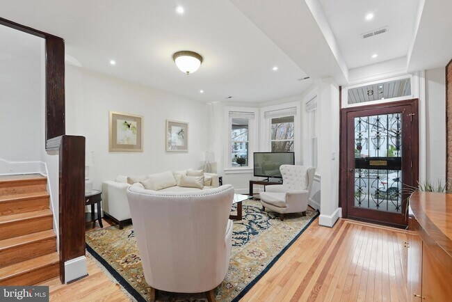 Foto del edificio - 56 Adams St NW