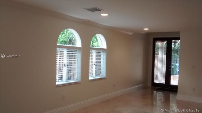 Building Photo - 3139 Gifford Ln