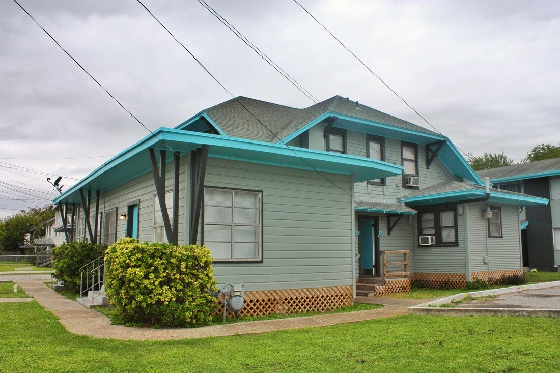 Primary Photo - 802-806 Hancock Ave