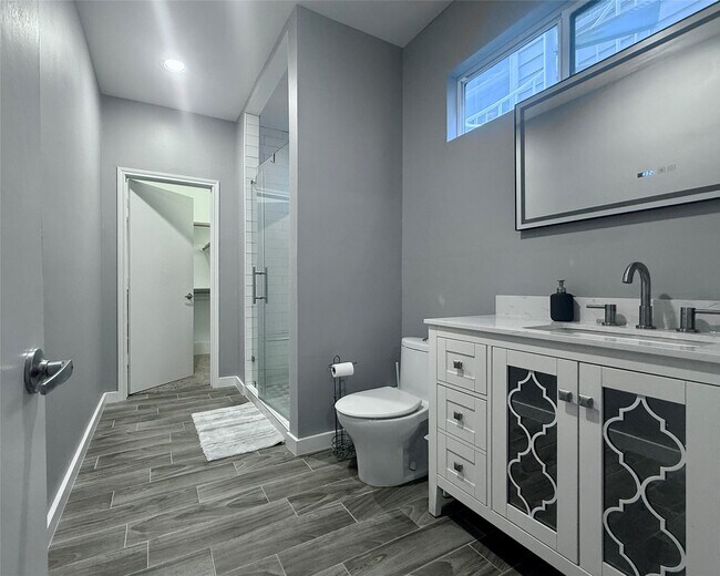 Foto del edificio - 608 W Drew St