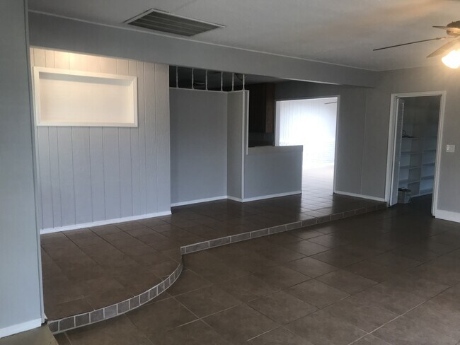 Foto del edificio - 5521 Pinto Ln