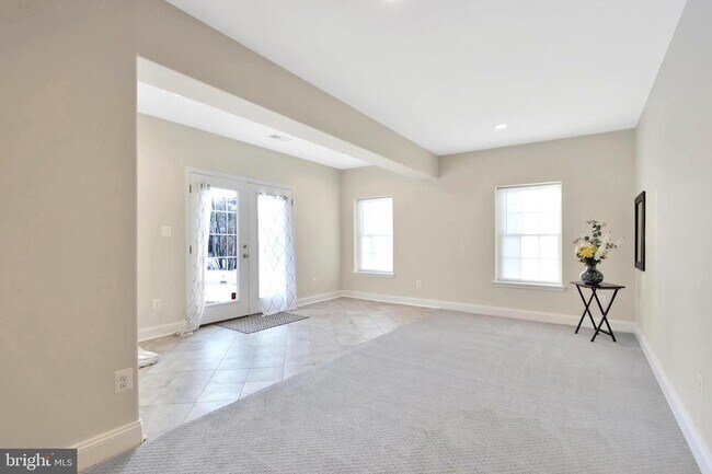 Building Photo - 10328 Lake Jackson Dr