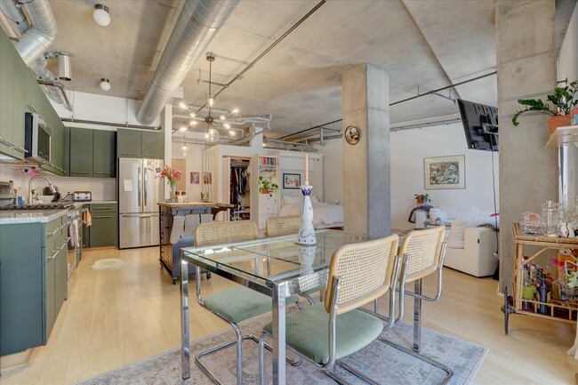 Photo - 1610 Little Raven St Apartment