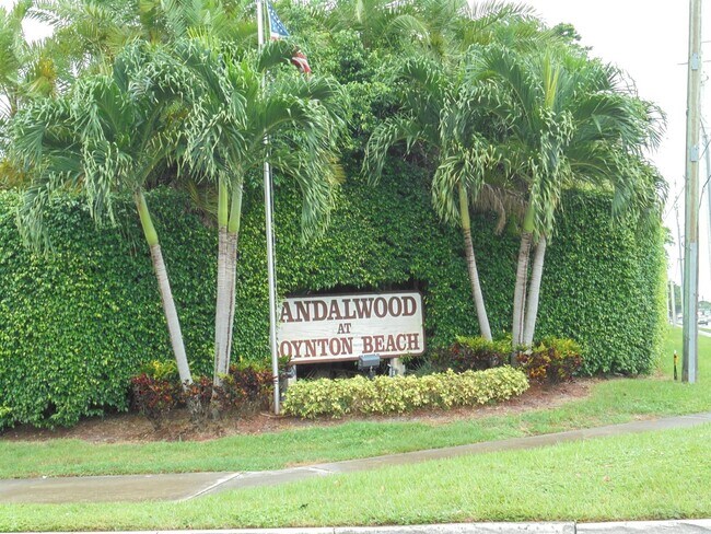 Foto del edificio - 505 Live Oak Ln