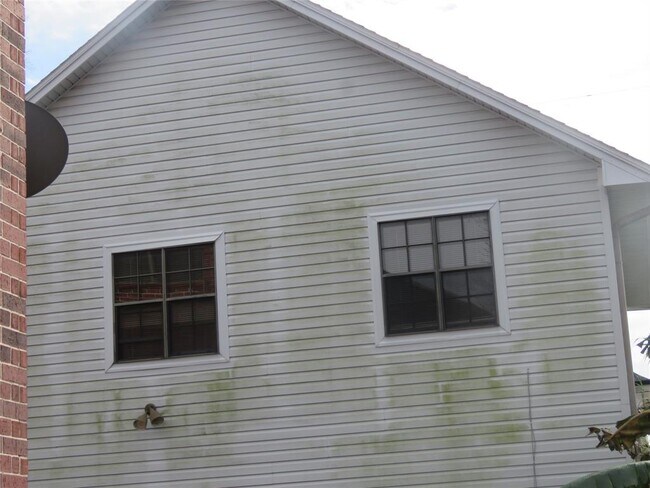 Building Photo - 4629 Oleander St