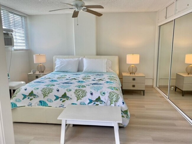 Foto del edificio - King Bed - Work or Play - Great Place to Stay
