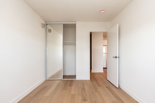Photo du bâtiment - 730 St Clarens Ave