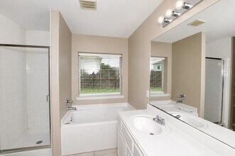 Building Photo - 4711 Buescher Ct