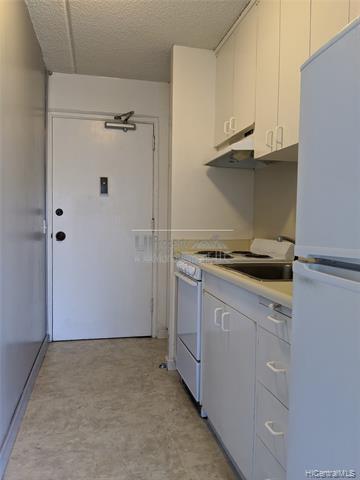 Building Photo - 710 Lunalilo St