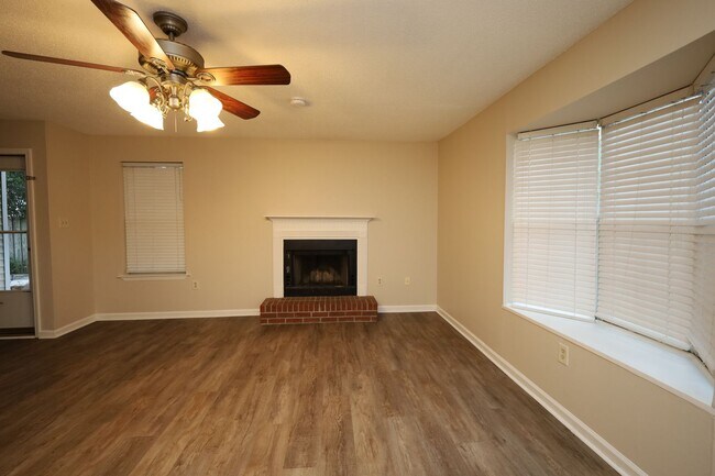 Foto del edificio - 2092 S Sherwood Dr