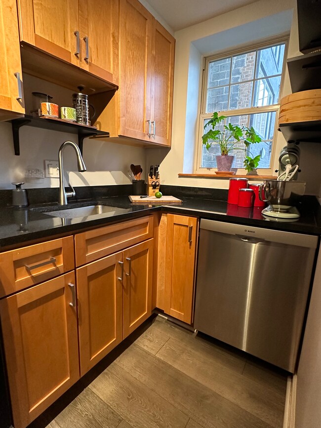 Kitchen - 1417 Newton St NW