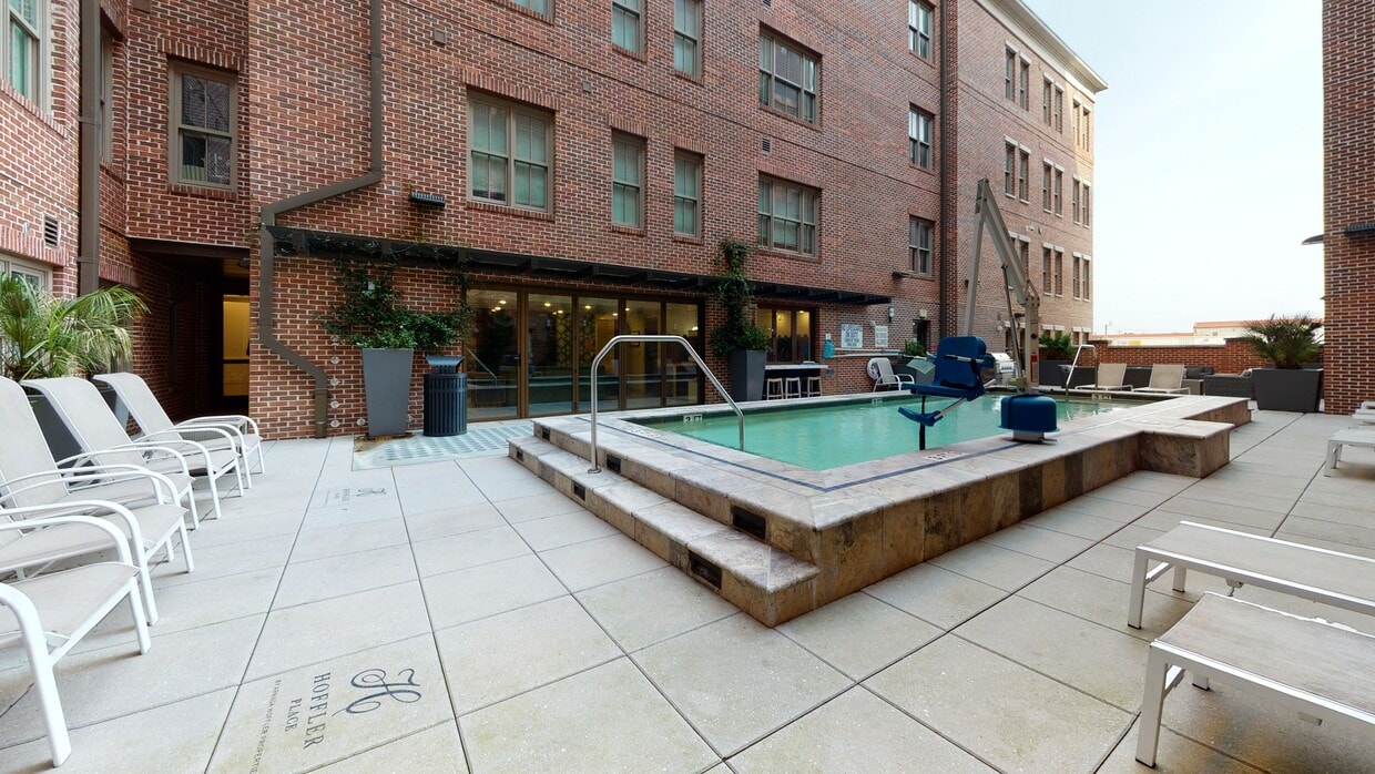 Photo - Hoffler Place Apartments
