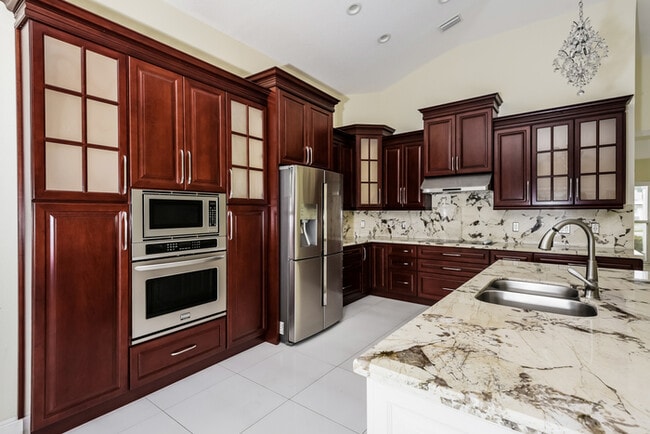 Foto del edificio - 12252 Bronson Way