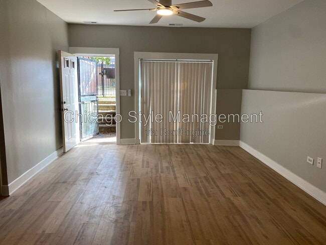 Building Photo - 7012 S Dorchester Ave