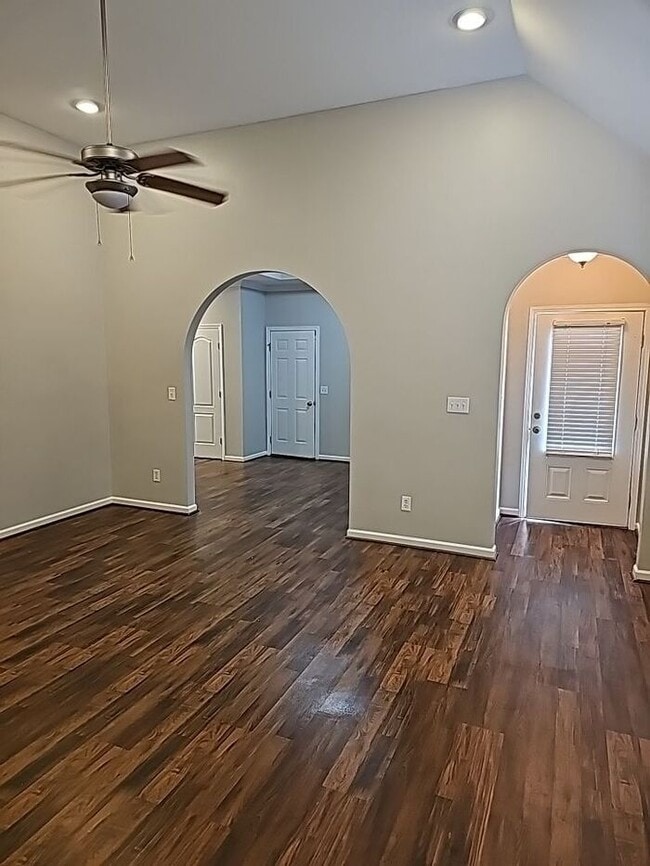 Building Photo - SELF TOUR NOW! - 5443 Azalea Trace, Trussv...
