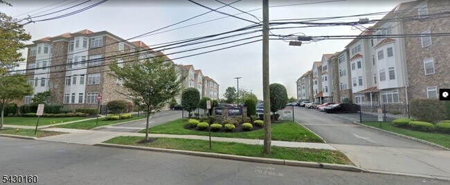Foto del edificio - 102 E Elizabeth Ave