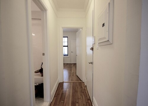 Foto del edificio - 30 E 12th St