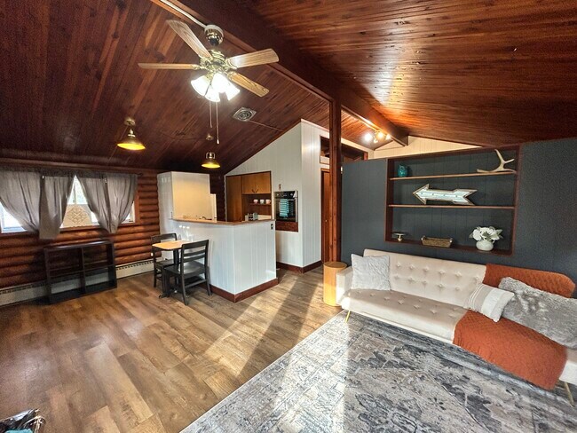 Building Photo - 1116 Saint Clements St