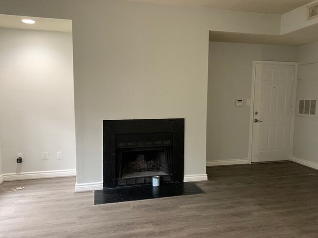 Building Photo - 12156 Penderview Terrace