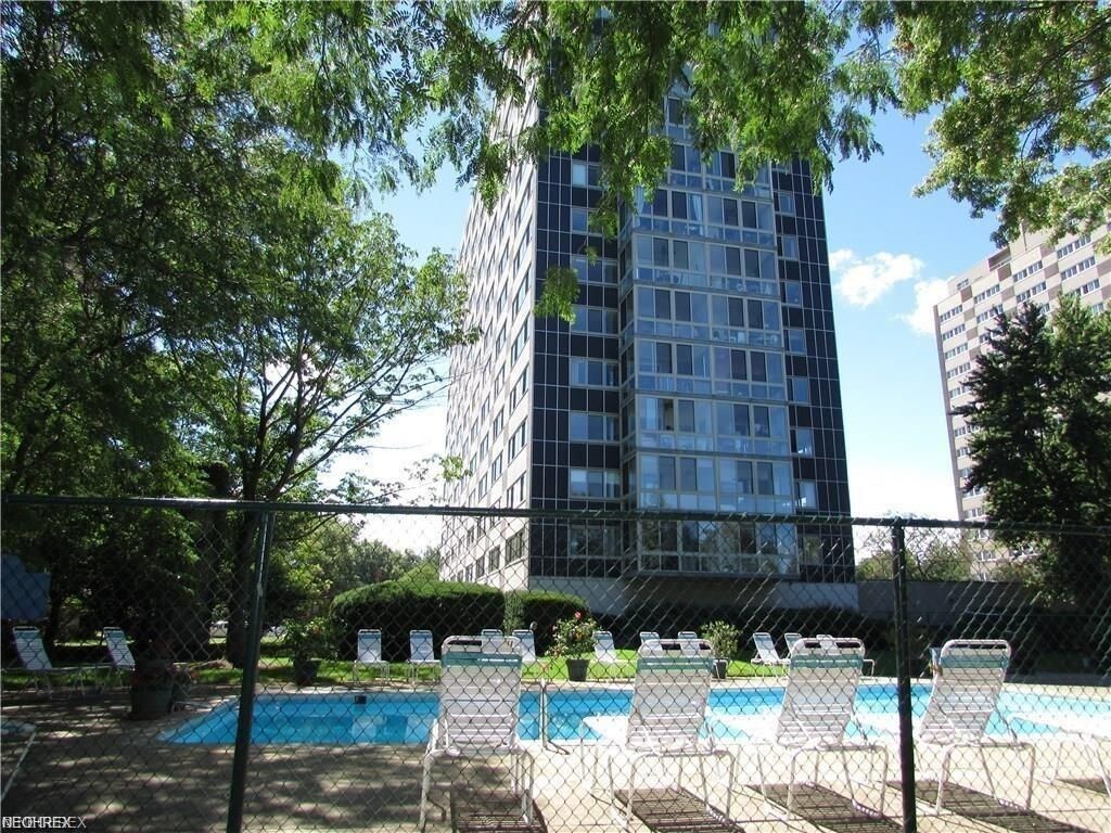 Marine Towers East en el lago - 12520 Edgewater Dr