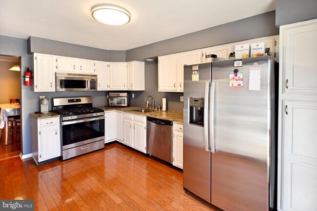 Foto del edificio - 110 Treymore Ct