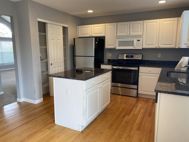 Photo - 11960 Meadowood Ln House