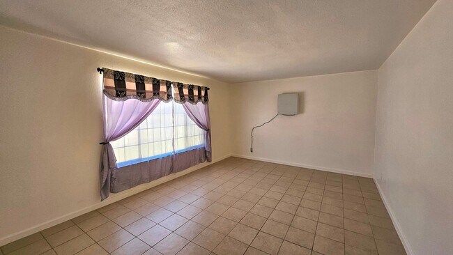 Foto del edificio - 21398 Baldwin Ln