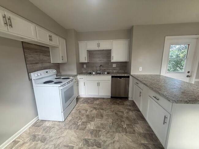 Foto del edificio - 778 E Archwood Ave