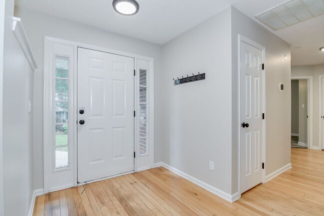 Building Photo - Brick Ranch in Evans