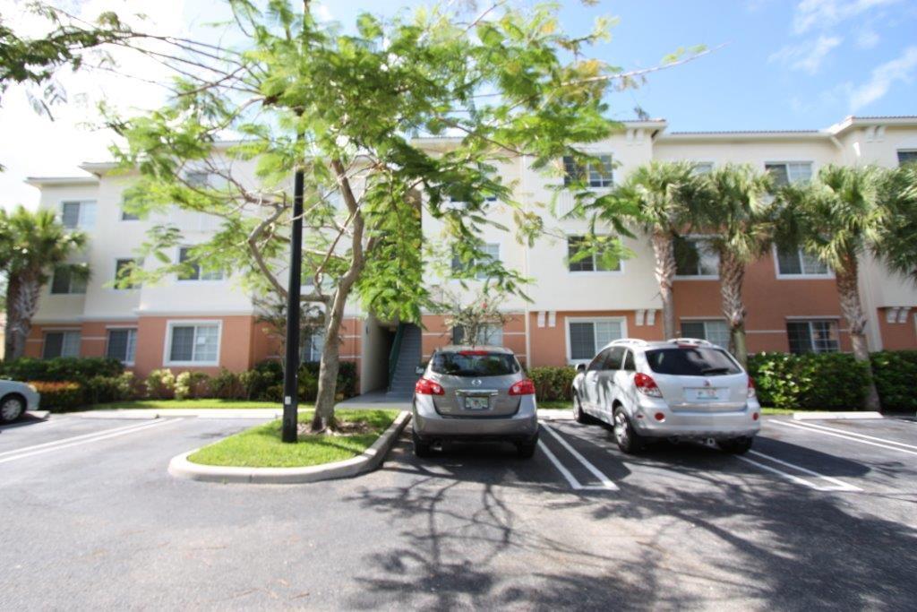 9833 Baywinds Blvd Unit 7203, West Palm Beach, FL 33411 Room for Rent