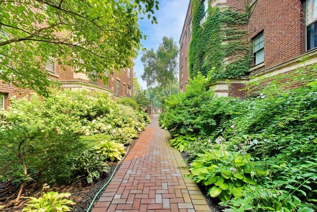Foto del edificio - 408 Ridge Ave