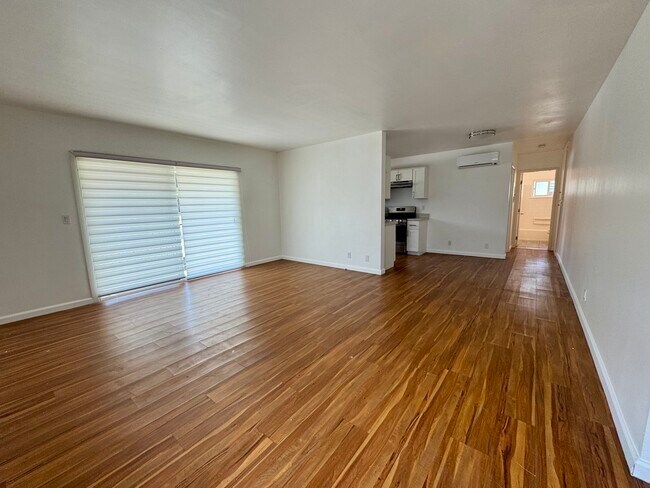 Foto del edificio - 275 N. Oakland