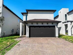 Building Photo - 7926 Elka Lp