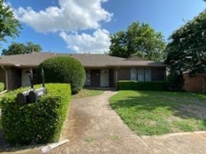 Building Photo - 7640 Dentcrest Dr
