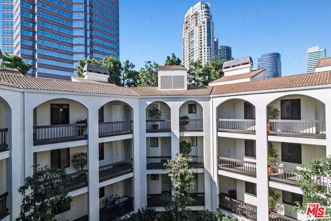 Building Photo - 2102 Century Park Ln