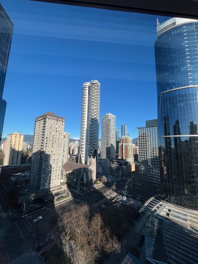 Voir - 1050 Burrard