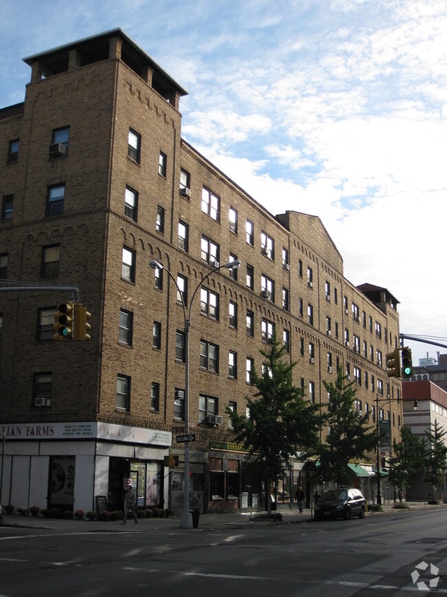 Building Photo - Ravenna Court