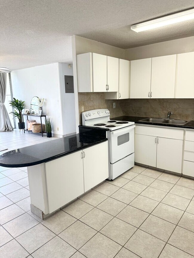 Foto del edificio - 2br 1bath 2pkg unit at Valleyview Melemanu!